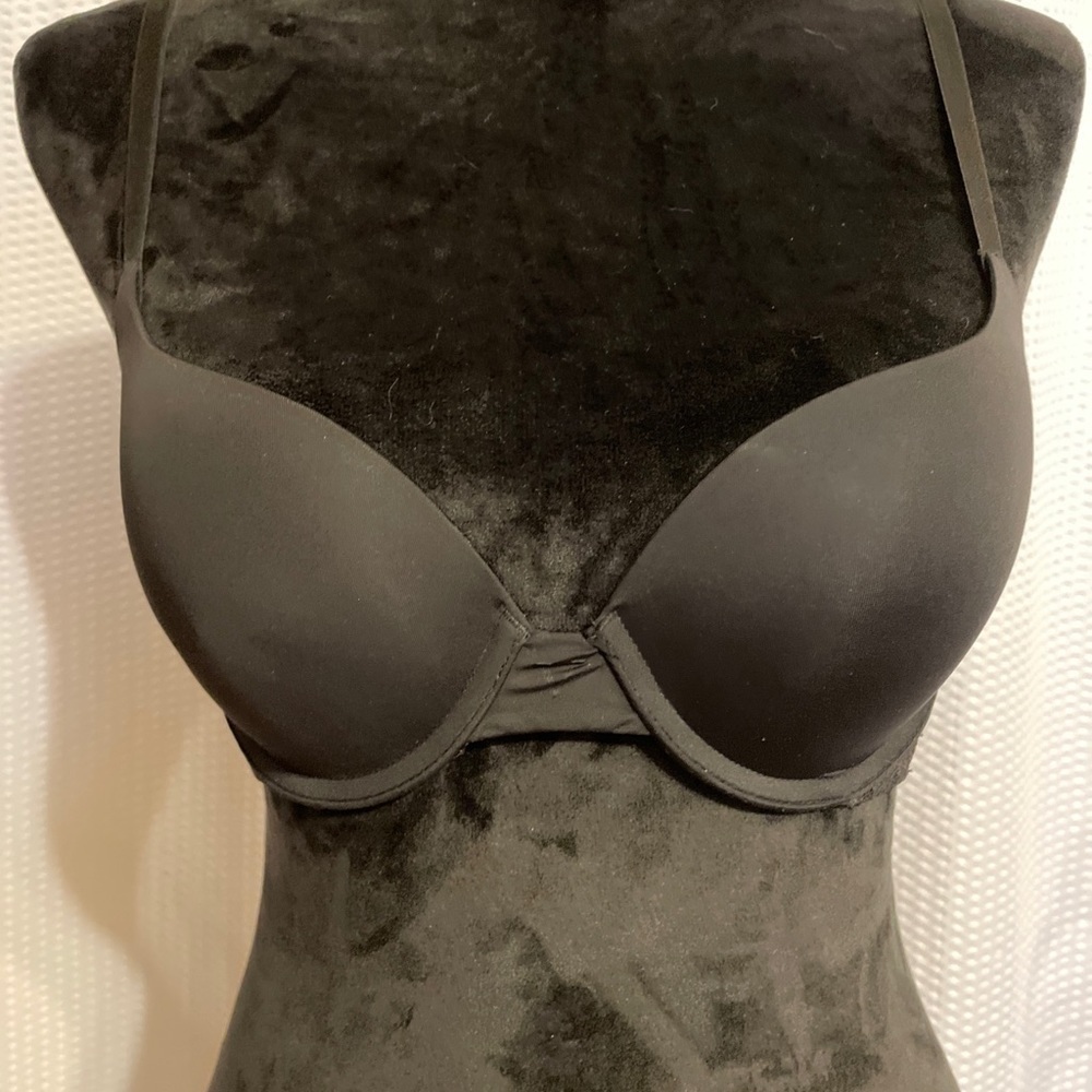 Victorias Secret T-shirt Push-up Full Coverage Black With Lace Bra Size 34A